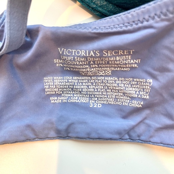Victoria’s Secret T-shirt bras, like new 32D - Picture 3 of 4